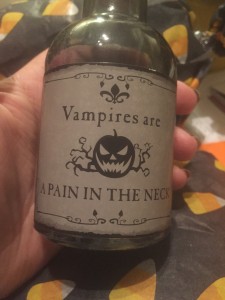 A bottle for decorating the yarn shelves